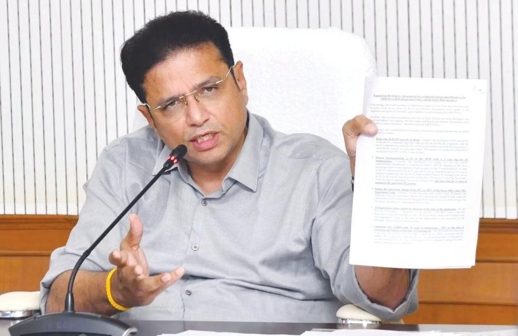 అబద్ధాల ప్రచారంలో కేటీఆర్ దిట్ట
