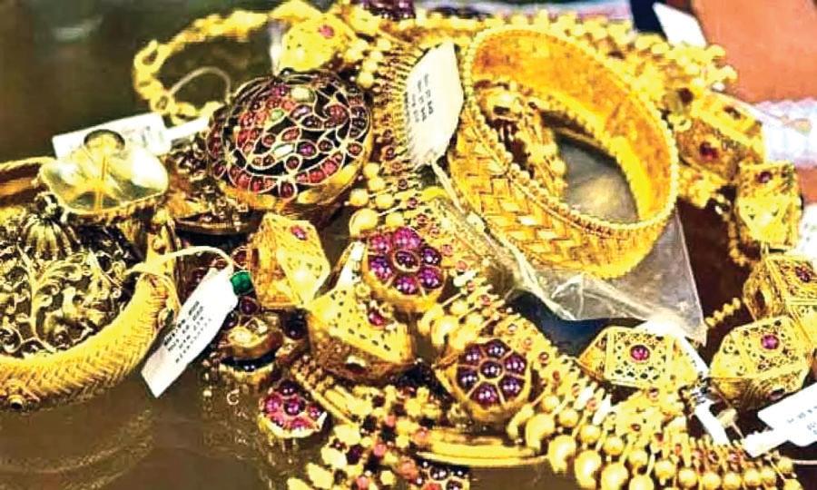 పరుగులాపని పసిడి