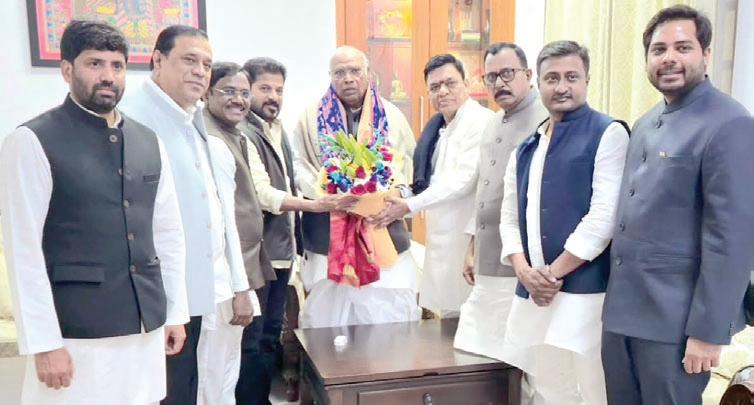కాంగ్రెస్ అగ్రనేతలతో సీఎం రేవంత్