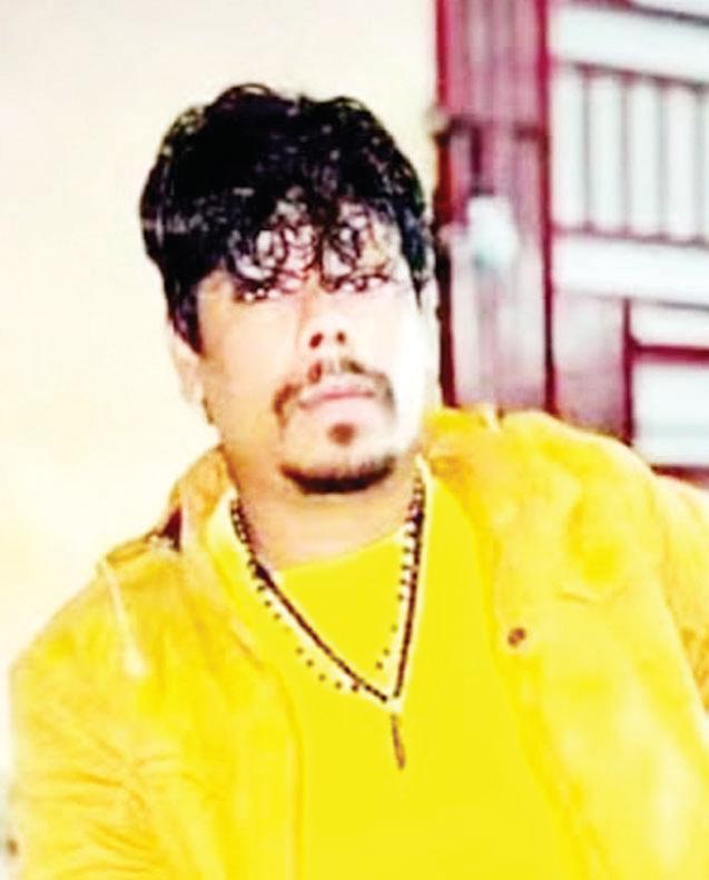 పాత కక్షలతో రౌడీ షీటర్ దారుణ హత్య..