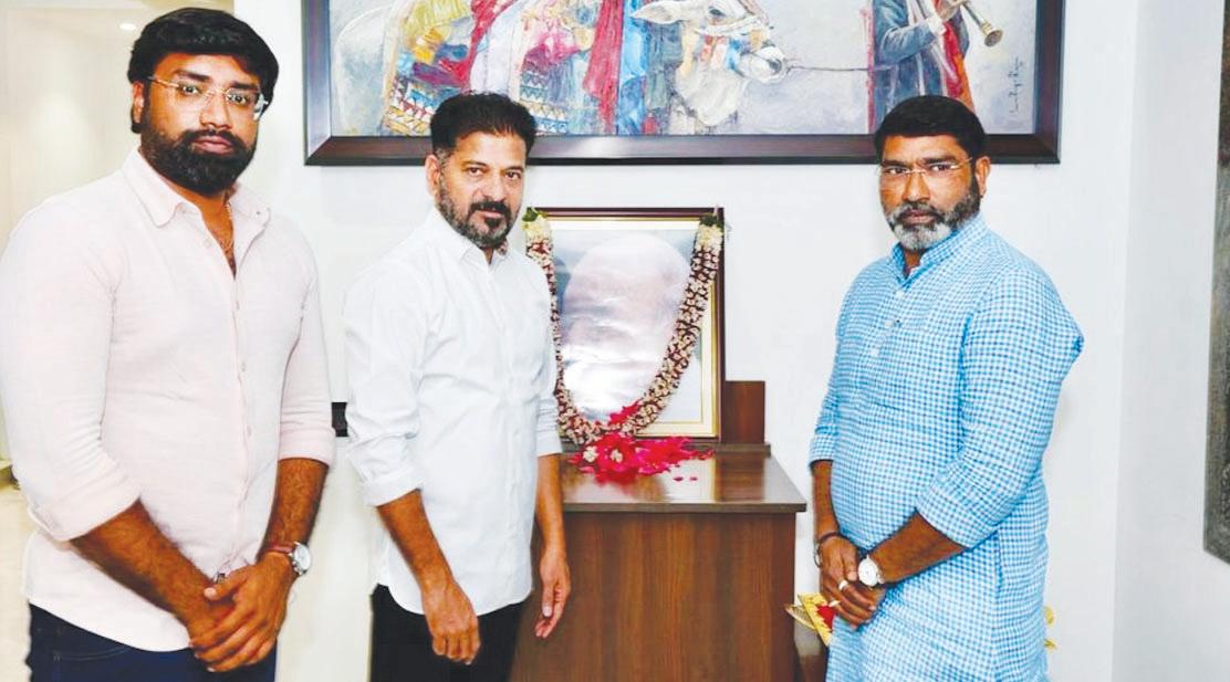 క్లిష్ట పరిస్థితుల్లో దేశాన్ని స్థిరత్వం వైపు తీసుకువెళ్లిన మహానేత పీవీ