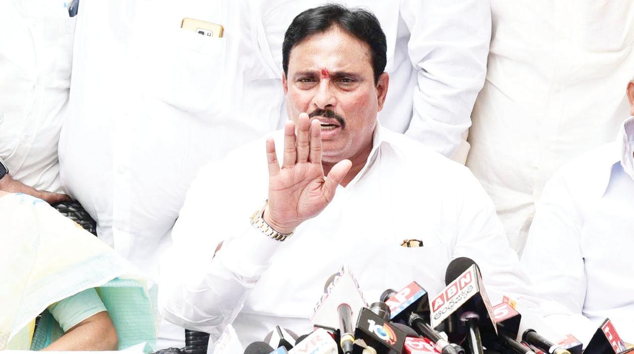 నేను కాంగ్రెస్ పార్టీలోనే ఉన్నా