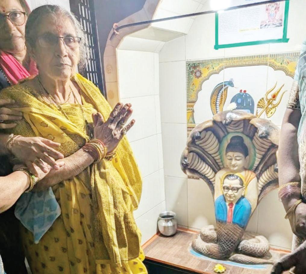 నరేంద్ర మోడీ సతీమణి జశోదాబెన్ నాగులమ్మ గుడిలో ప్రత్యేక పూజలు