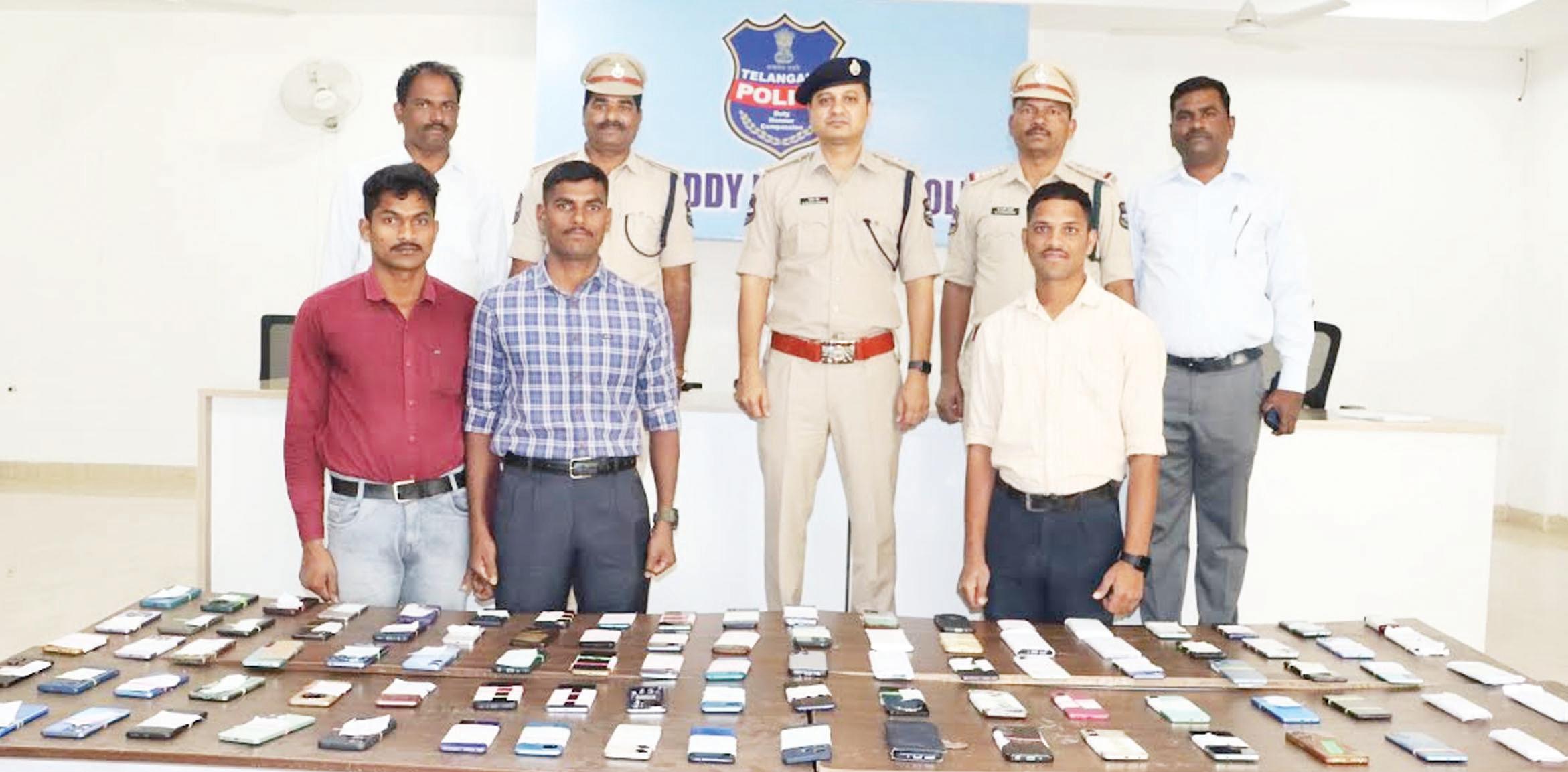 3 కోట్ల విలువైన మొబైల్ ఫోన్ల రికవరీ