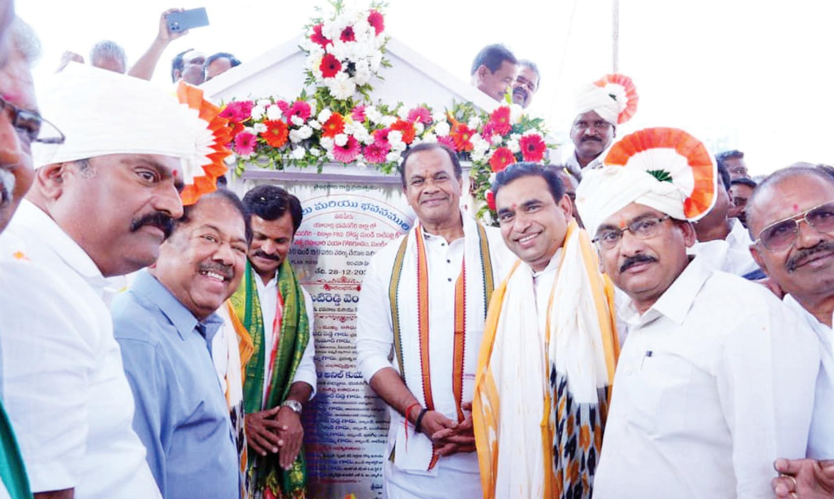 నూతన డబుల్ రోడ్డును ప్రారంభించిన మంత్రి కోమటిరెడ్డి వెంకటరెడ్డి..
