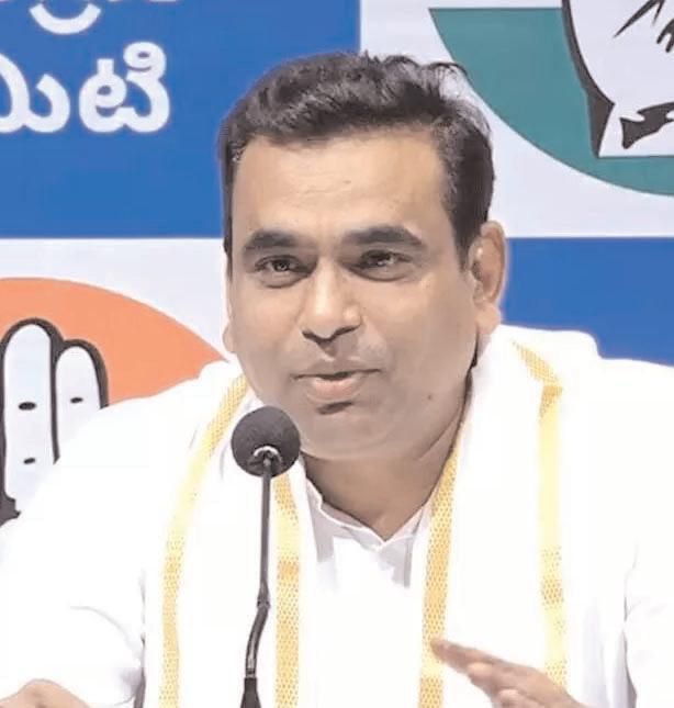 కొత్త సంవత్సరం రోజే అబద్ధాలతో షురూ