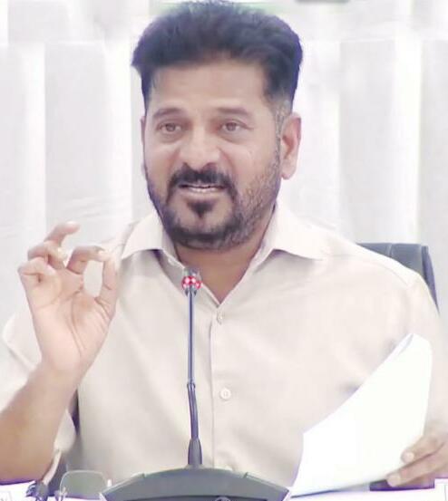 ఇరు రాష్ట్రాల మద్య చిచ్చు పెడుతున్నారు