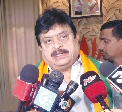 కవిత వ్యాఖ్యలను సీరియస్ గా తీసుకోండి