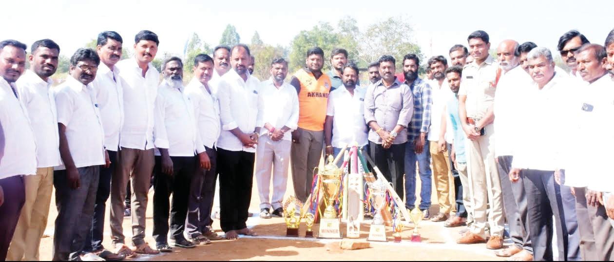క్రికెట్ టోర్నమెంట్ ప్రారంభం
