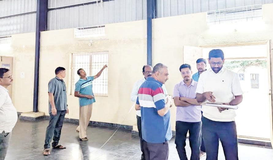 సిఎస్ఆర్ సమ్మిటికి అనువైన ప్రాంతాన్ని పరిశీలించిన కలెక్టర్
