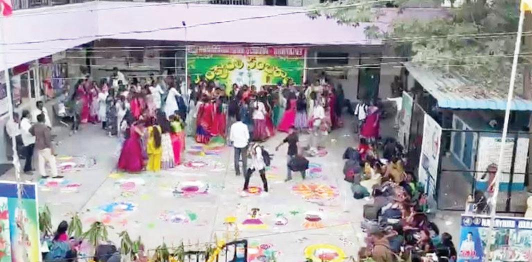 ఈ బడి మాకొద్దు సామీ..!