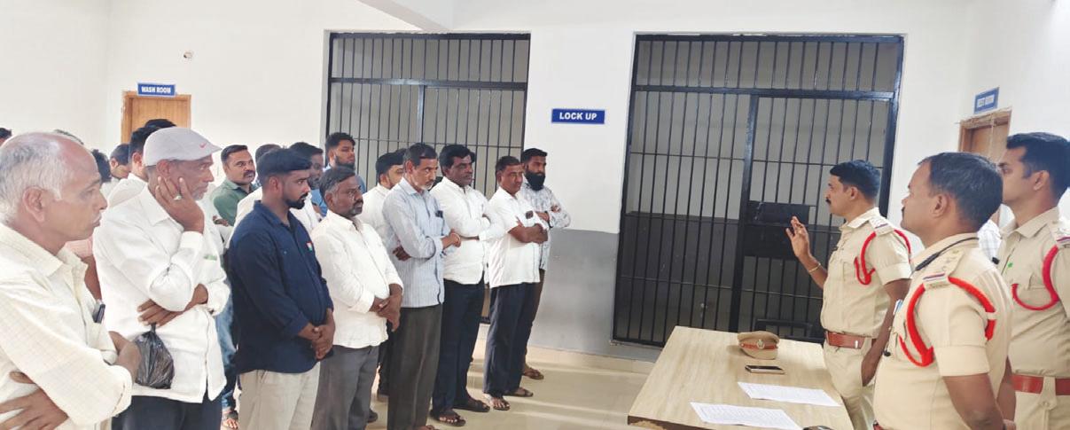 సోషల్ మిడియాలో రెచ్చగొట్టే పోస్ట్ పెడితే కఠిన చర్యలు..