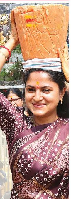 సారలమ్మ ఆగమనం మురిసిన మేడారం