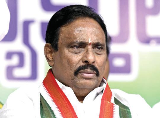 సుప్రీం ఆదేశాలతో అనర్హతపై స్పీకర్ విచారణ