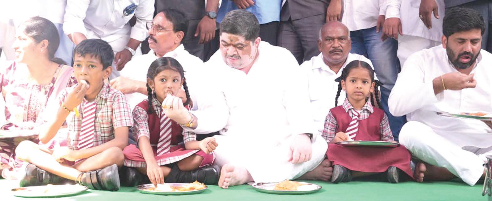 రూ.800 కోట్లతో పౌష్టికాహార పథకం