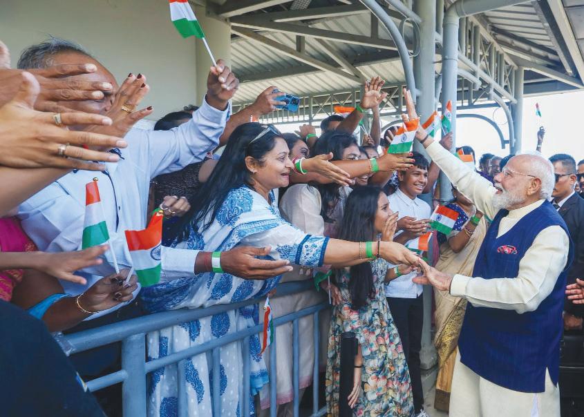 ప్రవాస భారతీయుల అపూర్వ ఘన స్వాగతం