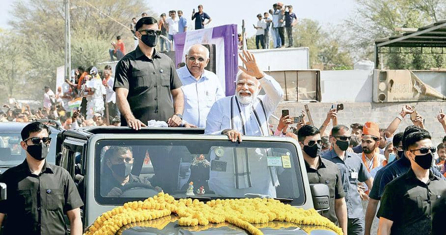 आपने यूनिफॉर्म पहन ली तो ये मत सोचना कि दुनिया आपकी मुट्ठी में है