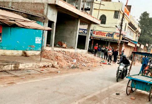 सड़क हादसों में तीन ने गंवाई जान