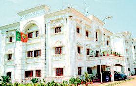 भाजपा के 250 बागी निकाले गए, 300 से ज्यादा पर तलवार