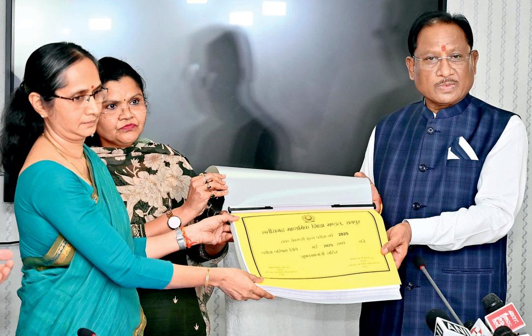 टॉपर्स का शतक... 10वीं में रिकॉर्ड 85 विद्यार्थी मेरिट में, 12वीं में पहली बार 82 फीसदी उत्तीर्ण