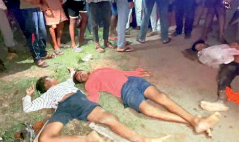 बाइक-ट्रेक्टर में भिड़ंत, दो सगे भाई समेत तीन युवकों की मौत