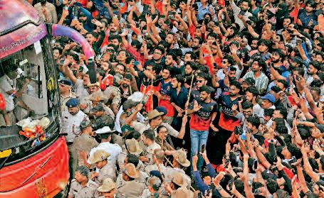 बेंगलुरु भगदड़ पर क्रिकेट जगत में जताया शोक