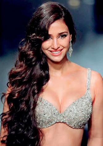 10 साल के कॅरियर में कीं 12 फिल्में