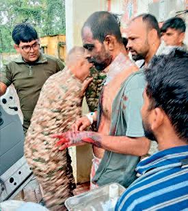प्रेशर आईईडी की चपेट में आए सीआरपीएफ के 3 जवान घायल