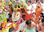 छग के भक्त से मिली नई पालकी में निकली महाकाल की सवारी