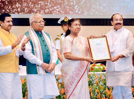 साफ-सफाई में हमर रायपुर सुघ्घर, 7 पायदान उछला टॉप टेन में अब चौथा, छग का पहला सेवन स्टार सिटी