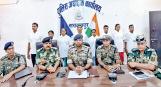 'लाल आतंक' को बड़ा झटका, दो करोड़ के 66 नक्सलियों ने किया आत्मसमर्पण