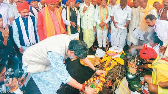 विश्वप्रसिद्ध बस्तर दशहरा, पहली रस्म 'पाटजात्रा' के साथ हुआ आगाज
