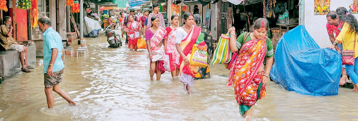 रुद्रप्रयाग में बादल फटा, घर-गाड़ियां मलबे में, ग्वालियर में 90 साल का टूटा रिकार्ड
