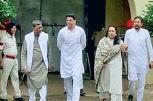 चैतन्य से मिले सचिन, कहा- विपक्ष को डराने भाजपा सरकार ले रही एजेंसियों का सहारा
