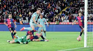 Erratic Barca let Atleti catch up, draw 4-4