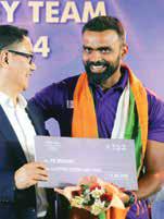 Harmanpreet, Savita win HI Player of Year