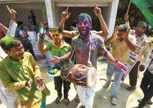 Perform 'thumka' for me or face suspension: Tej Pratap to policeman