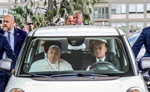 Pope Francis back home after five-week hospital stay