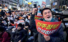 Nightclub's roof crumbles in DR, killing at least 18 people