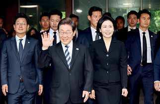 South Korea's New President Vows to Pursue Talks With North