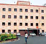 CM Gupta Flags Poor Conditions at MAMC