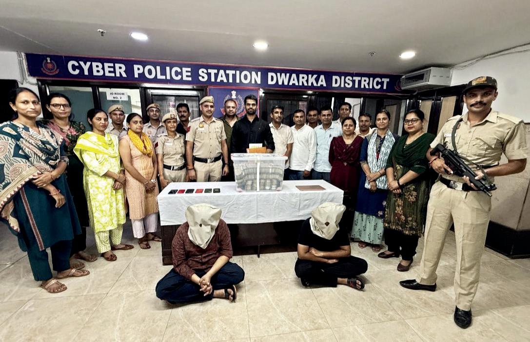 Two nabbed for duping Head Constable in admission scam
