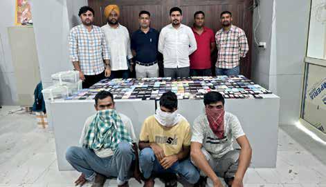 Cops bust syndicate smuggling stolen phones to Nepal, B'desh