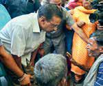 Kejriwal visits flood relief camp in Shastri Park, alleges delays in aid