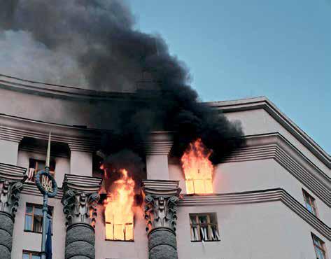 Russia damages Kyiv govt building in largest attack