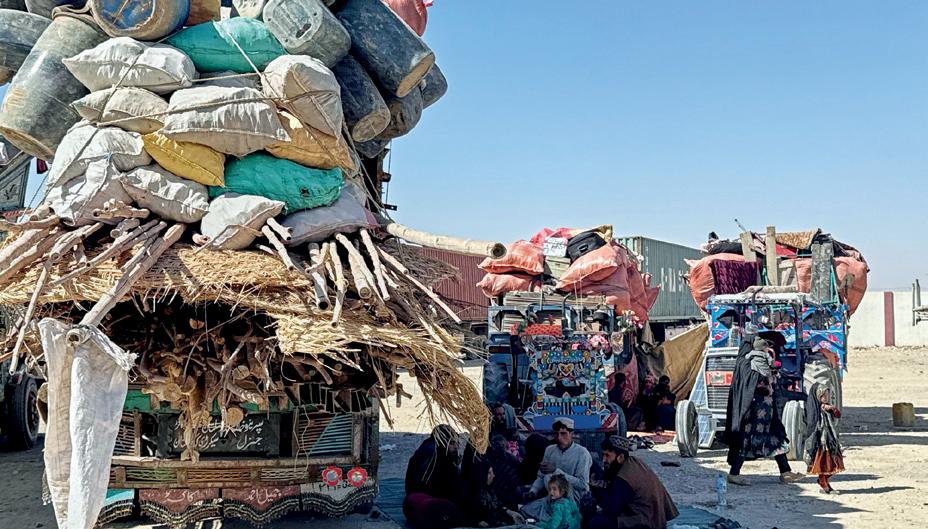 Pak and Afghanistan border closure extends into 2nd day