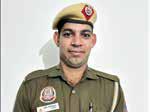 Constable averts massive disaster after gas cylinder catches fire in residential building