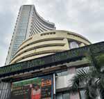 Sensex, Nifty close lower amid foreign fund outflows