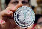 Silver & gold rise as demand strengthens on global uncertainty