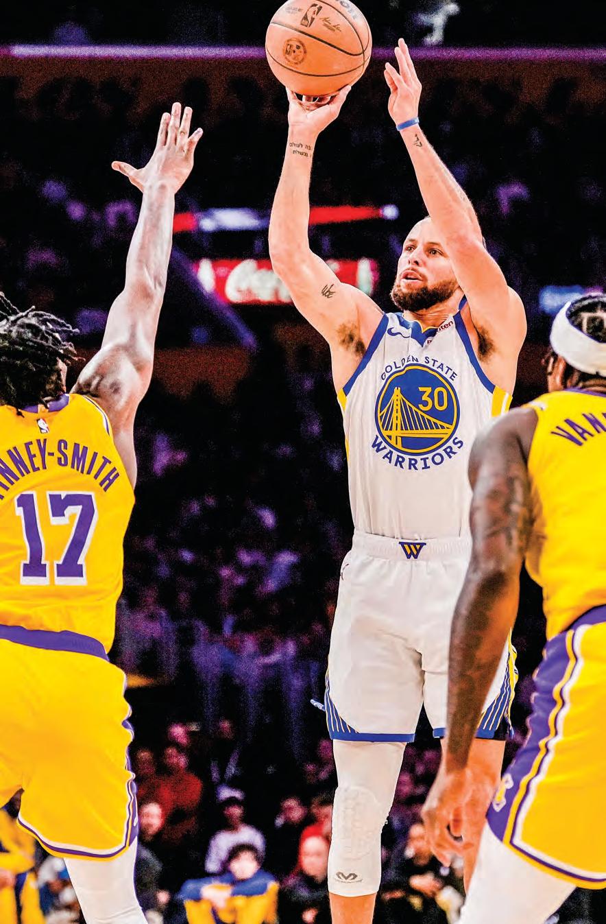 Curry stays hot